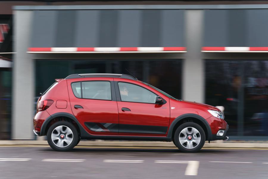  Dacia Sandero Stepway Techroad 2019 года  (UK) (фото 3 из 35)